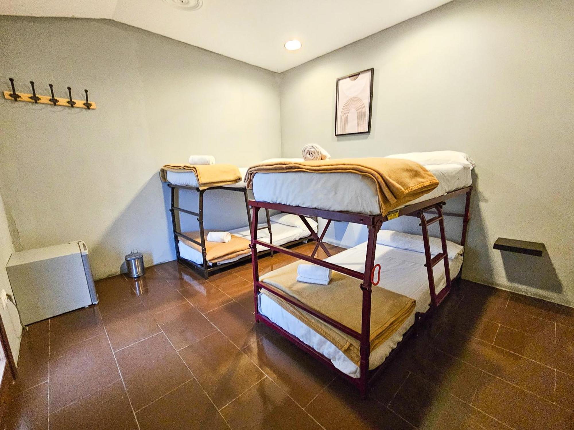 Hostel Backpacker Solopuent Castiello de Jaca Exterior photo
