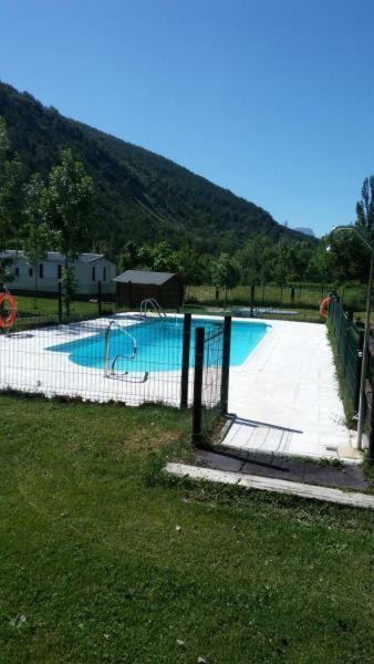 Hostel Backpacker Solopuent Castiello de Jaca Exterior photo